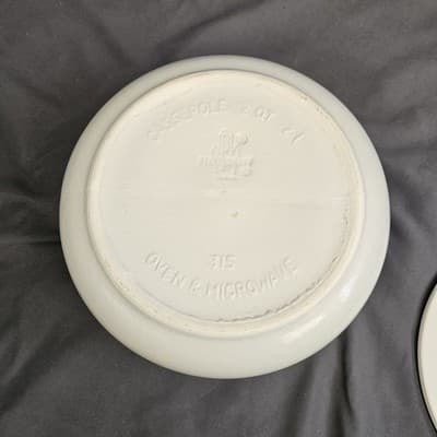 Pfaltzgraff Yorktowne Casserole Dish with Lid #315 Blue Floral 2 qt - Thumbnail 6