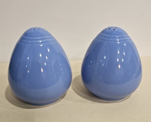 Vintage Hall's Superior Quality "Rose Parade" Blue- Salt & Pepper Shaker Set - Thumbnail 3