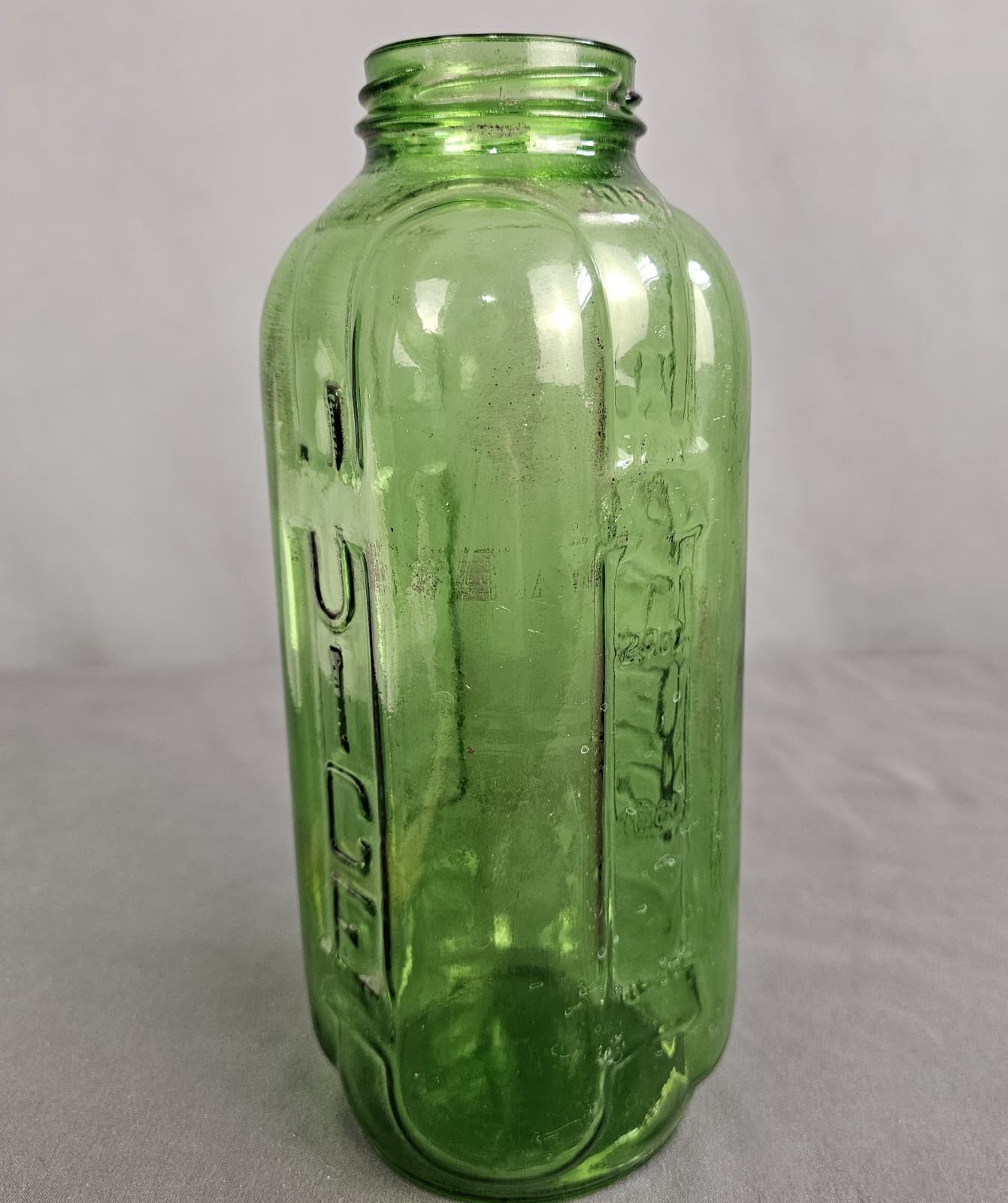 Vintage Green Glass Refrigerator Juice Water Bottle Jar 40 oz 9" Tall No Lid - Thumbnail 4
