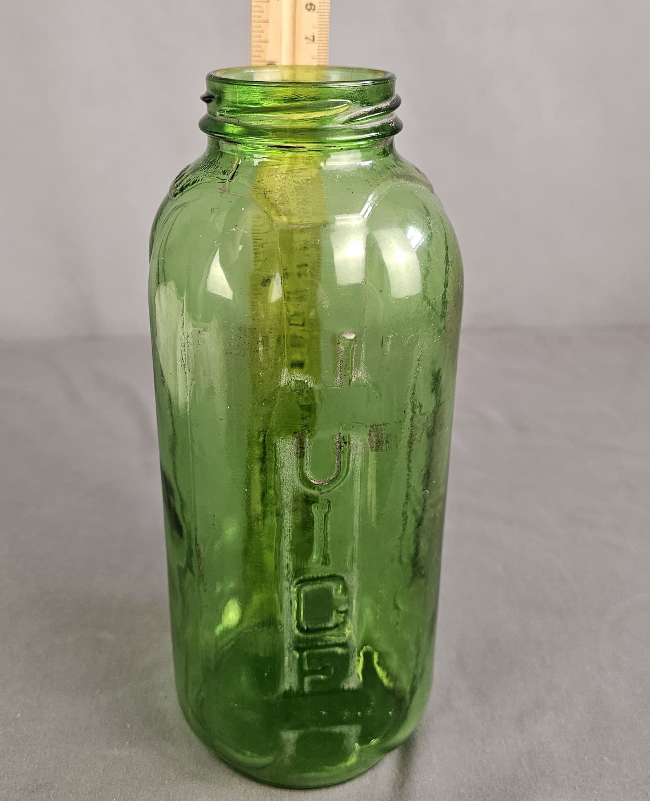 Vintage Green Glass Refrigerator Juice Water Bottle Jar 40 oz 9" Tall No Lid - Thumbnail 7