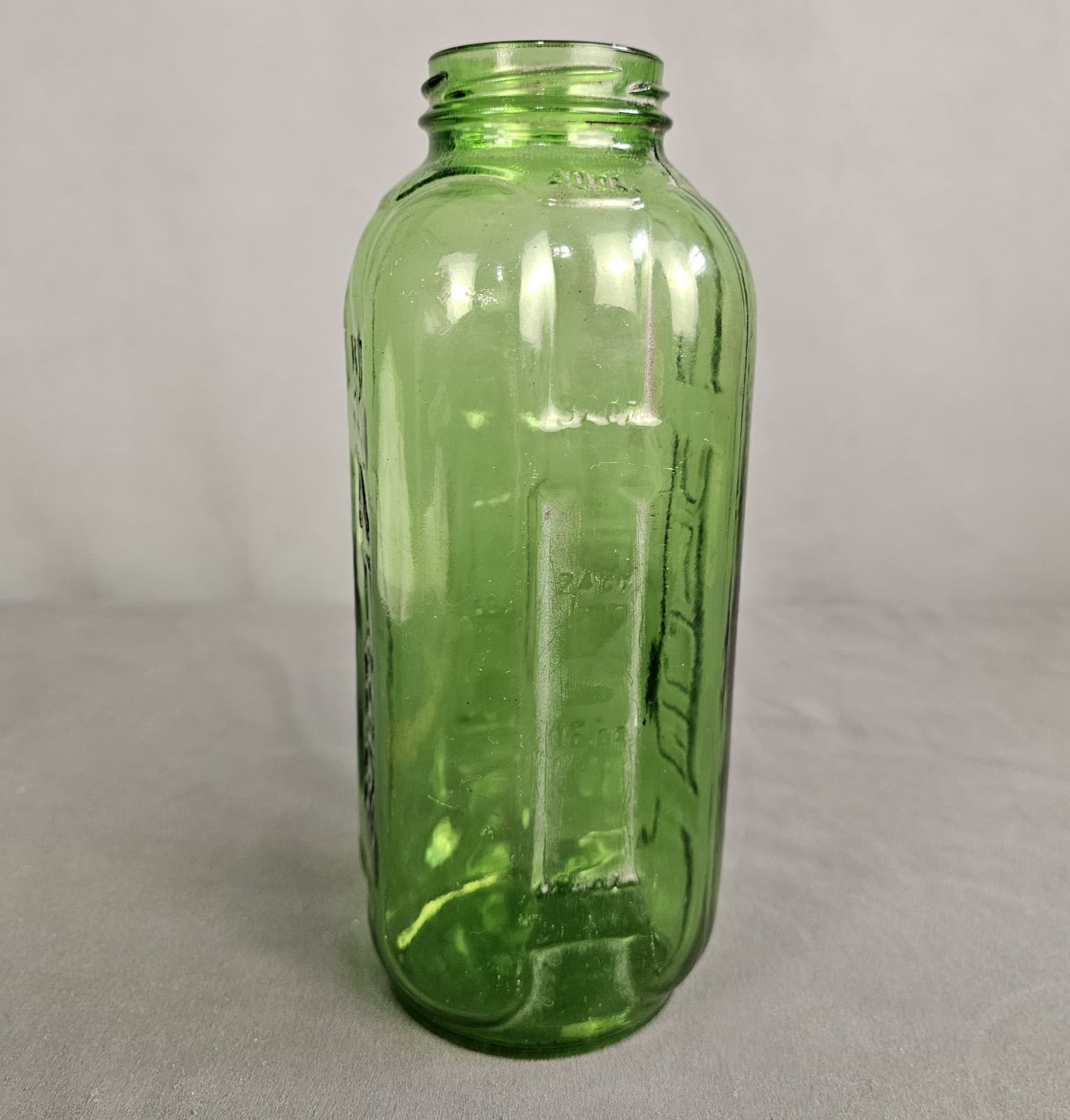 Vintage Green Glass Refrigerator Juice Water Bottle Jar 40 oz 9" Tall No Lid - Thumbnail 2