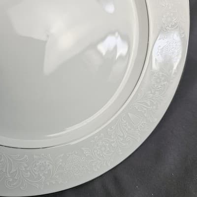 2 Pc Crown Victoria Lovelace Dinner Plates 10 1/4" Fine China of Japan - Thumbnail 4