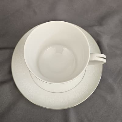 Set of 11 Crown Victoria Lovelace Tea Coffee Cups and Saucers Fine China Japan - Thumbnail 8