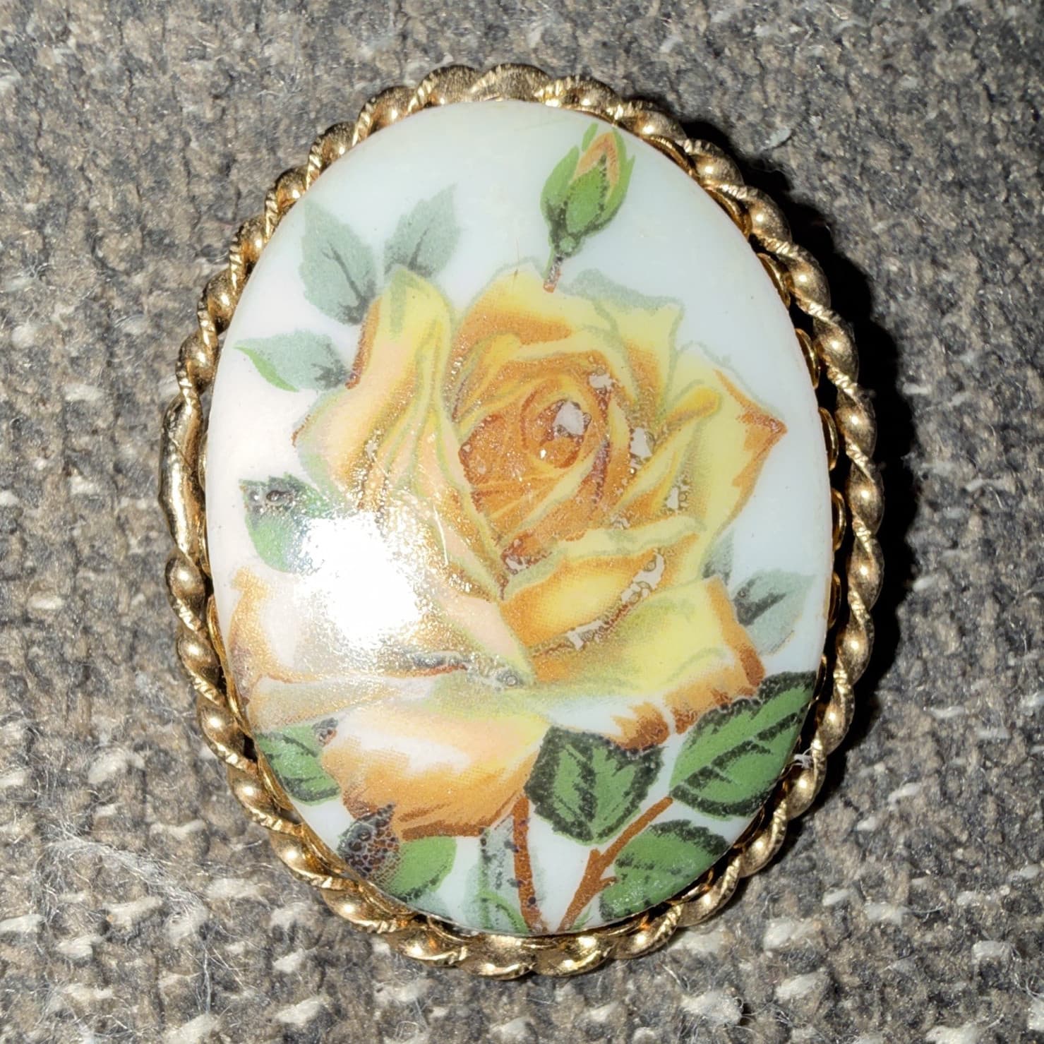 Vintage Oval Floral Rose Porcelain Brooch Pin Gold Tone Frame White Yellow Green