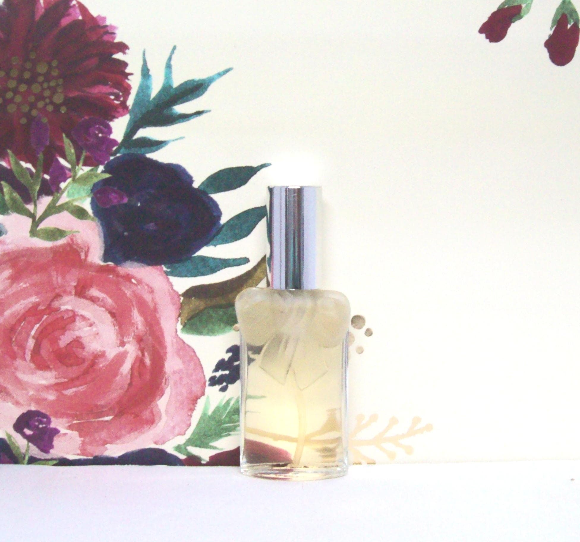 Albert Nipon Perfumed Oil Spray 0.5 FL. OZ. NWOB