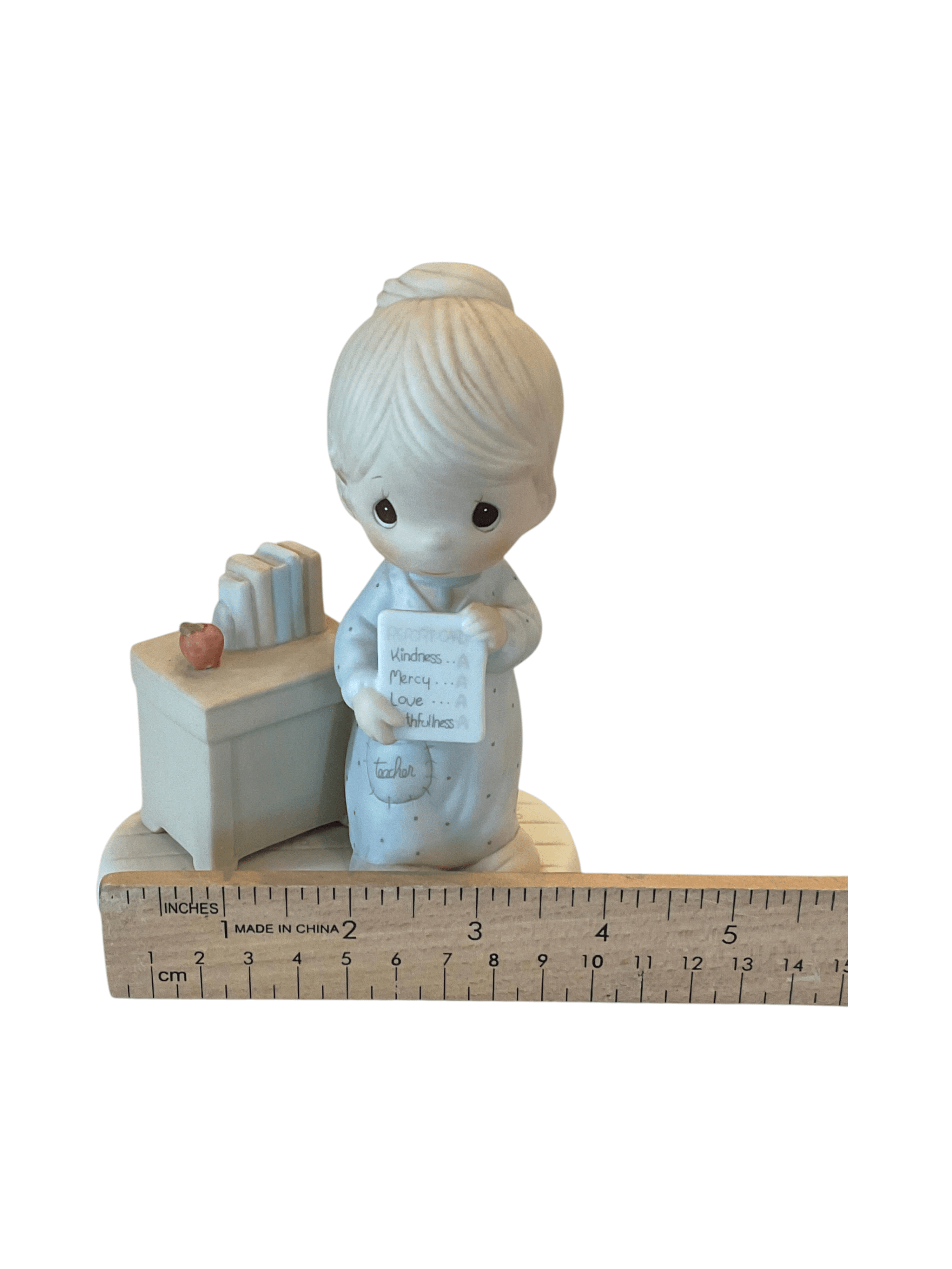 Precious Moments "Love Never Fails" Figurine - Thumbnail 6