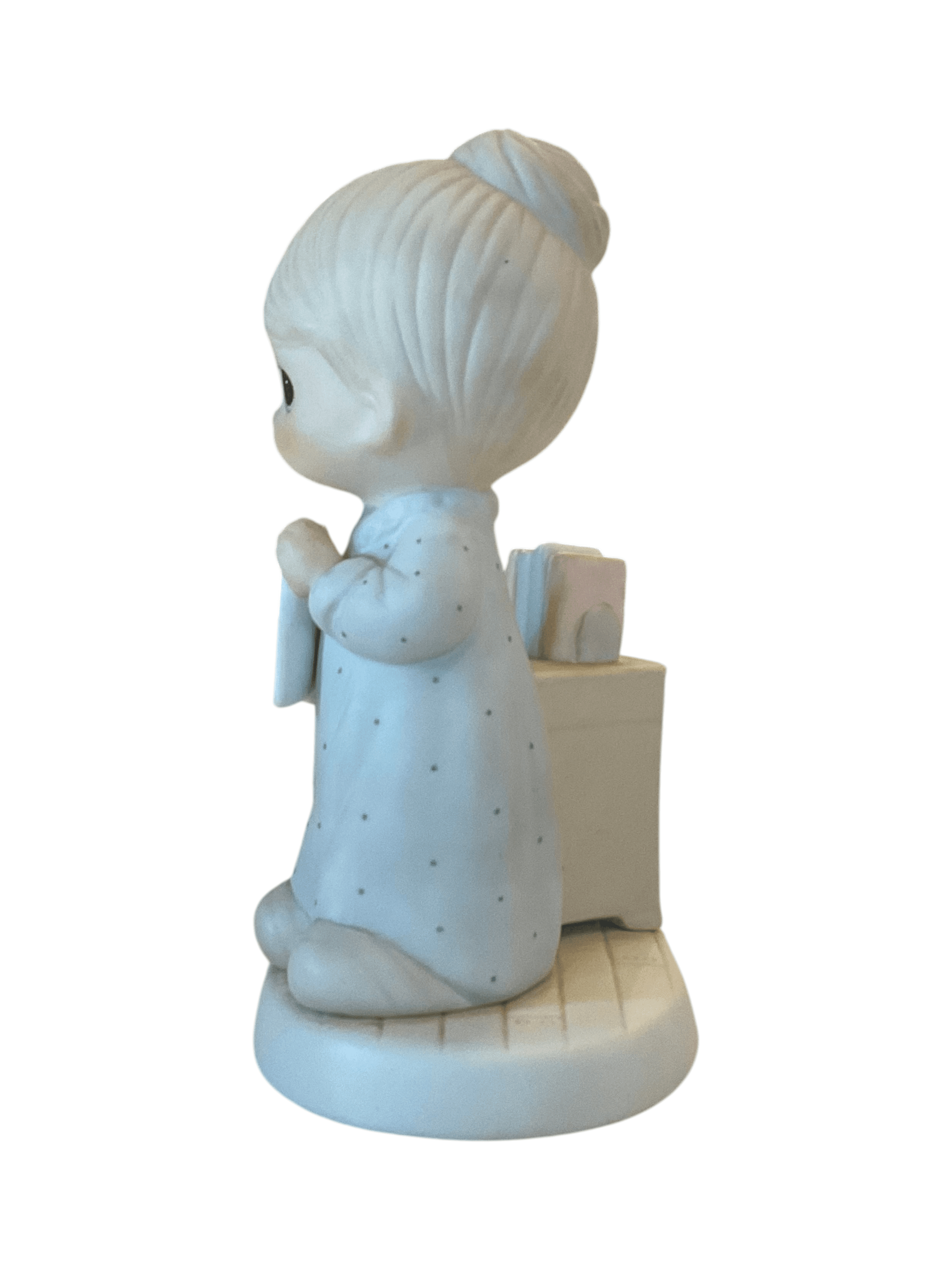 Precious Moments "Love Never Fails" Figurine - Thumbnail 2