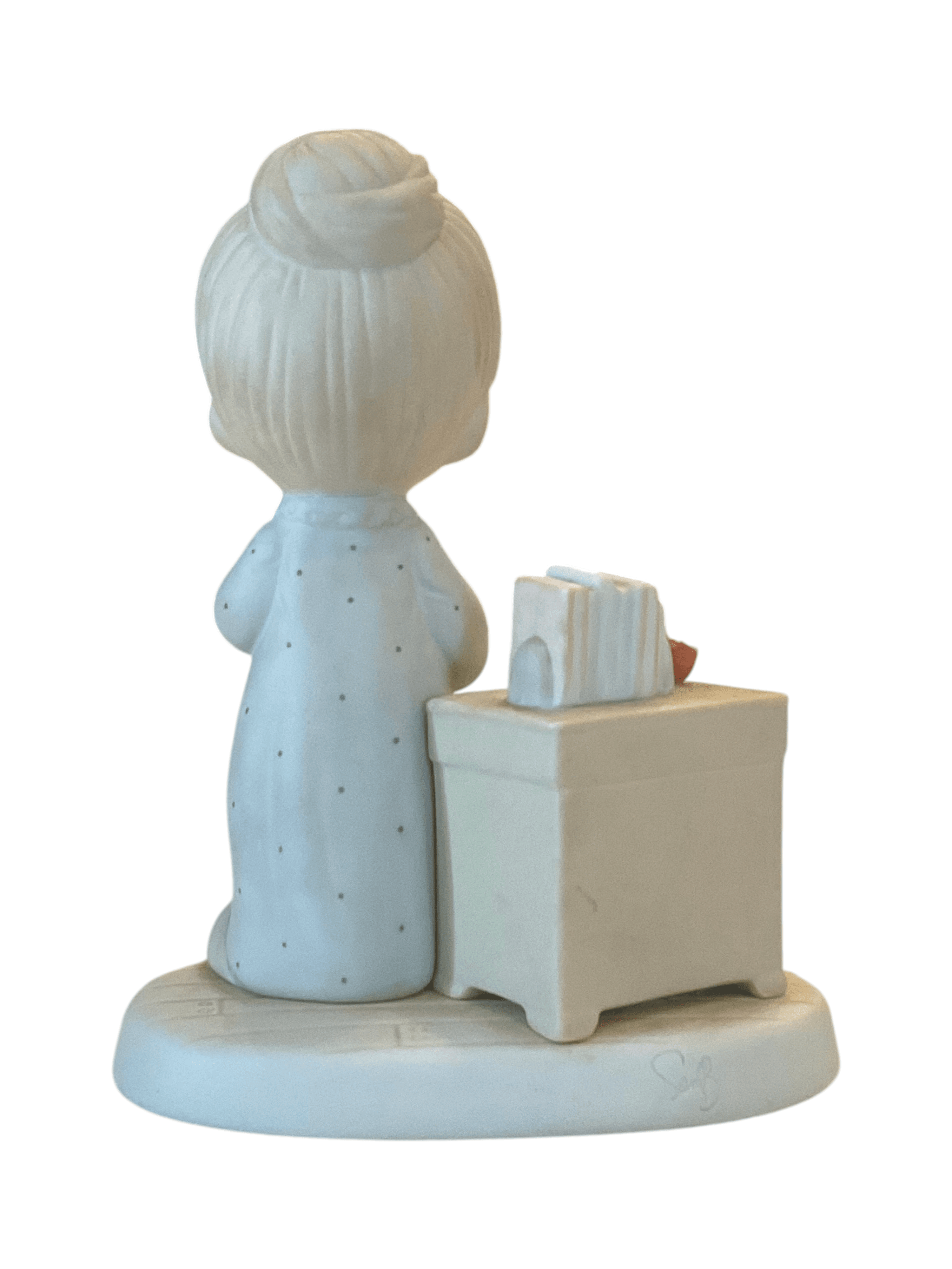 Precious Moments "Love Never Fails" Figurine - Thumbnail 3