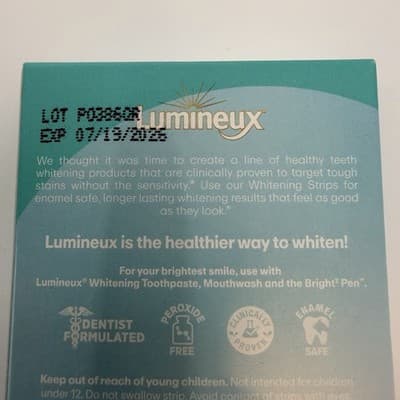 2 PACK Lumineux Teeth Whitening Kit 8 Piece Strips Mouthwash Toothpaste NEW - Thumbnail 6