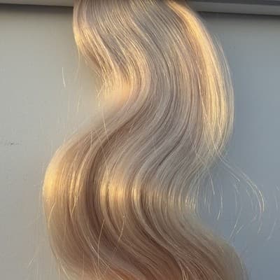 Glam Seamless 20” Body Wave Tape in Hair Extensions Iced Blonde #60S NEW SEALED - Thumbnail 8