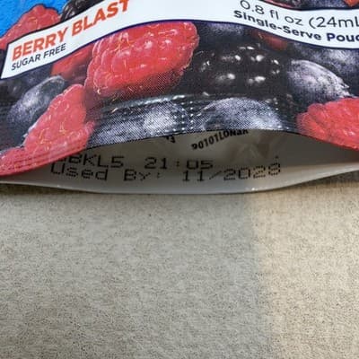 The Right Stuff Electrolyte Drink Mix Hydration Berry Blast NEW Sealed Exp 2028 - Thumbnail 7