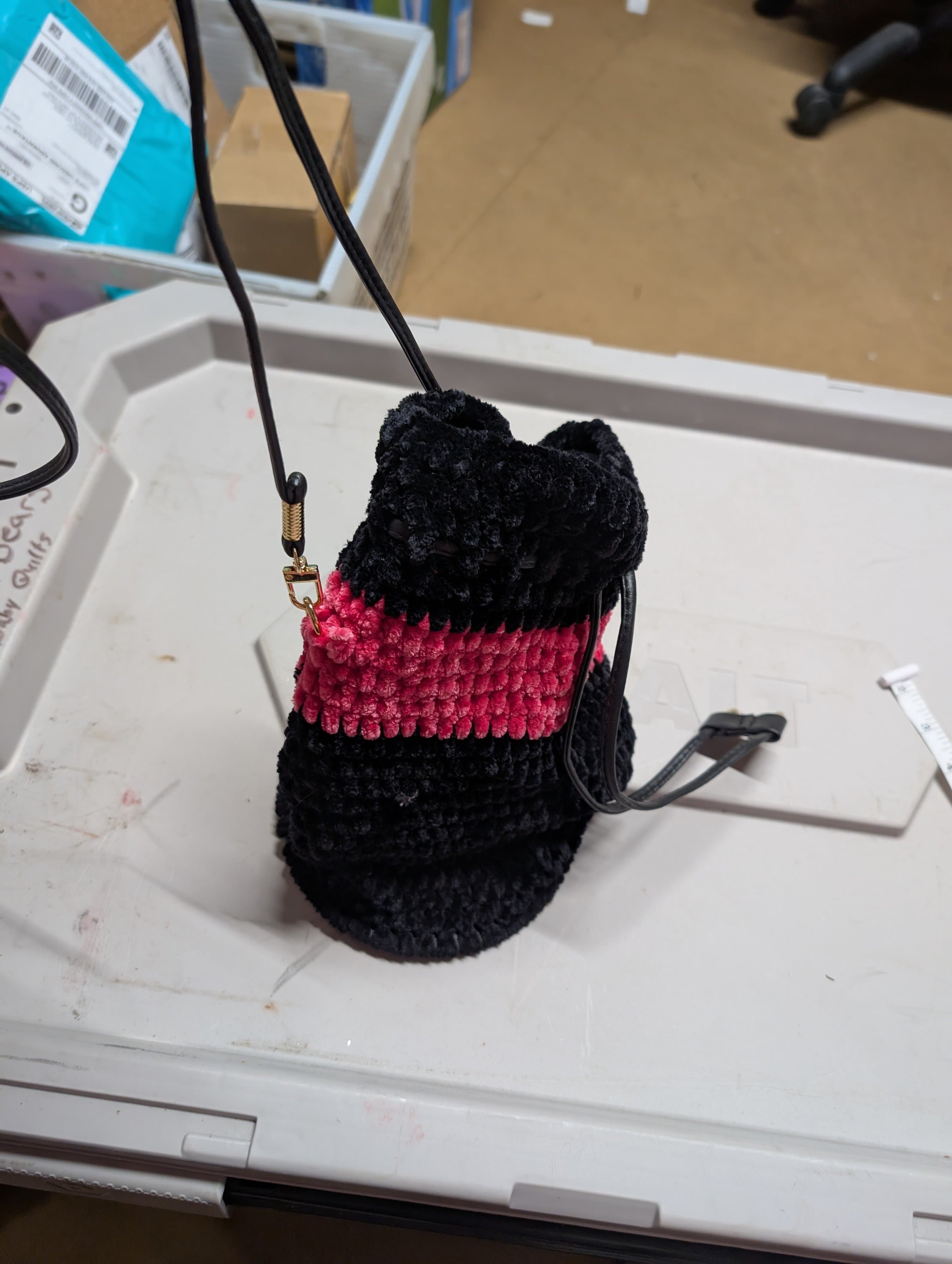 Black and Pink crocheted cinch Bag with Drawstring - Thumbnail 2