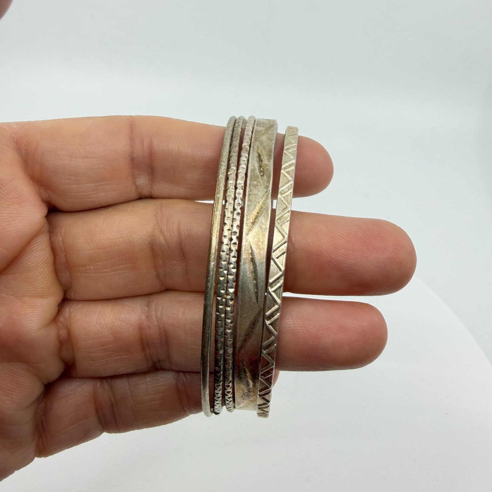 Stacked Silver Tone Bangle Bracelet Set Textured Boho Statement Stack Classic - Thumbnail 8
