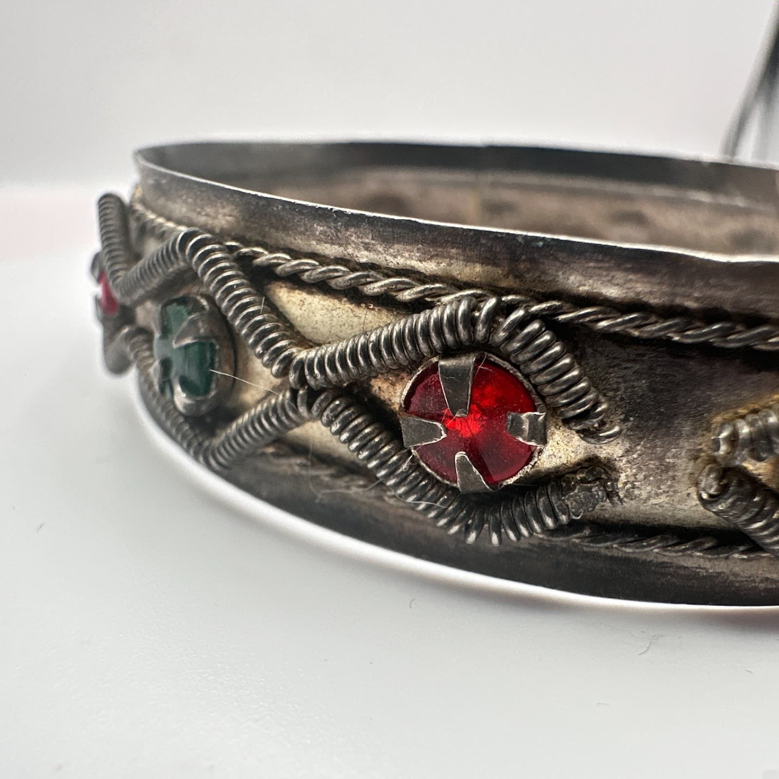 Vintage 80s Silver Tone Bangle Tribal Ruby Green Stone Cuff Bracelet jewelry - Thumbnail 2