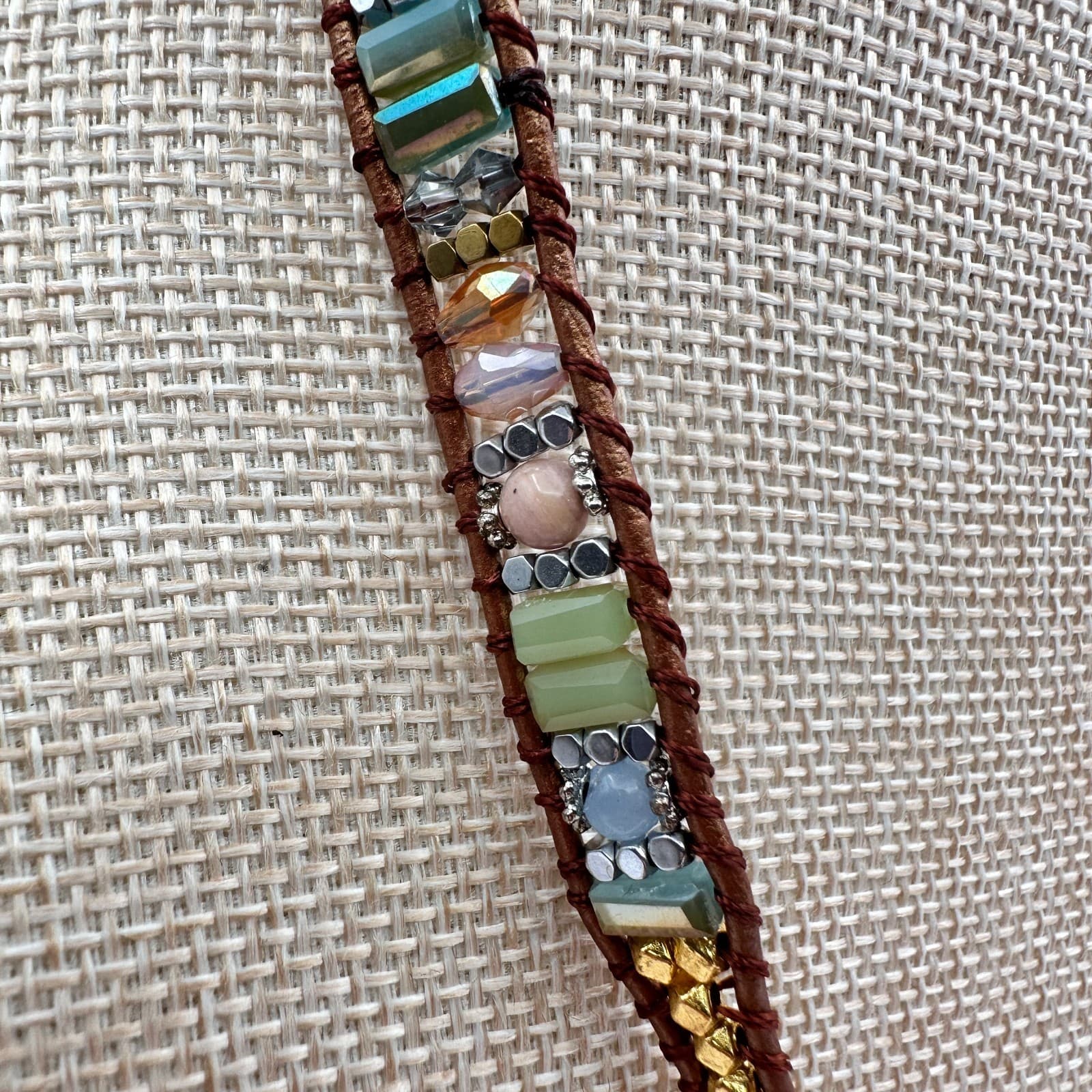 Vintage 90s Gold Tone Pink Jasper Leather Wrap Necklace Women's Fashion Jewelry - Thumbnail 2
