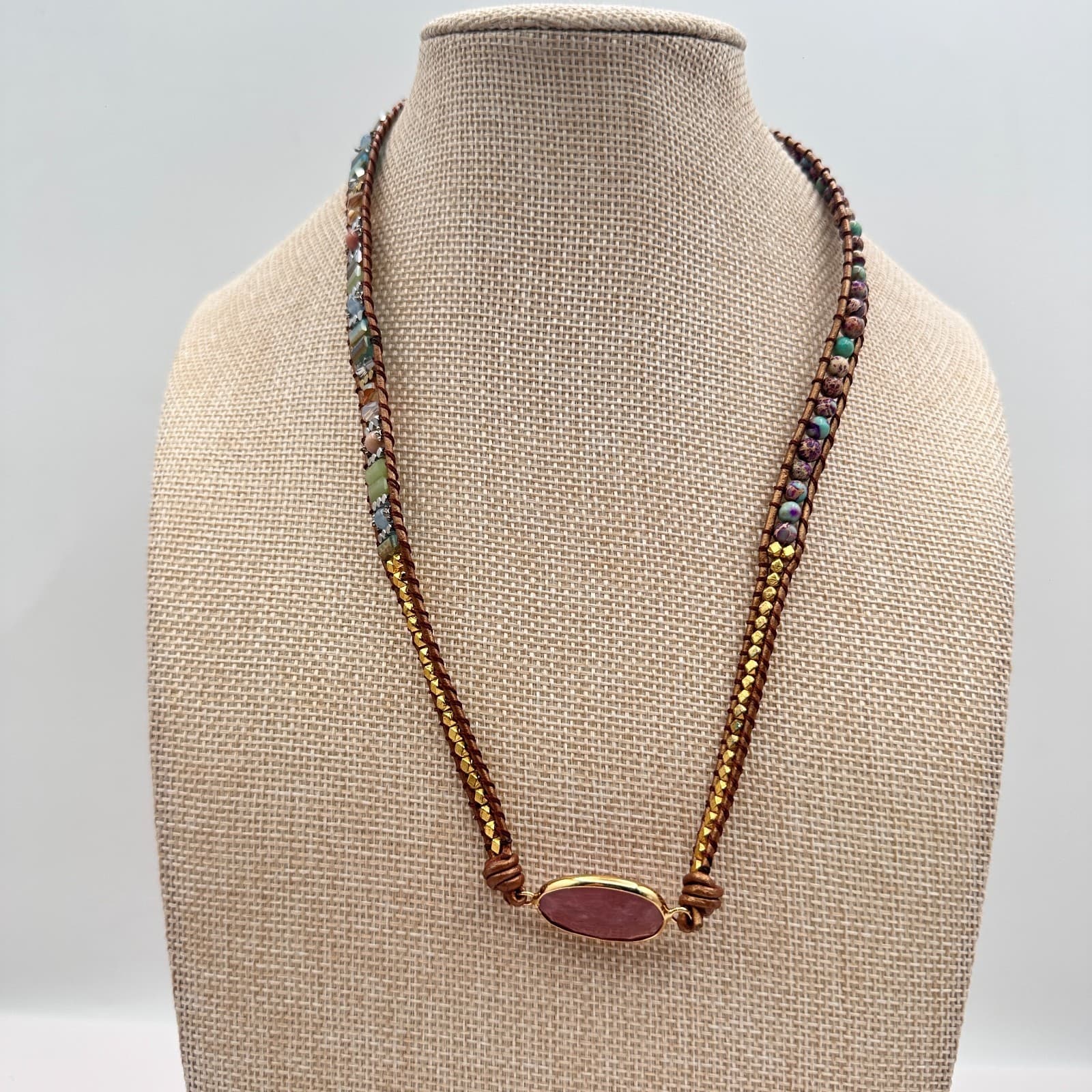 Vintage 90s Gold Tone Pink Jasper Leather Wrap Necklace Women's Fashion Jewelry - Thumbnail 8