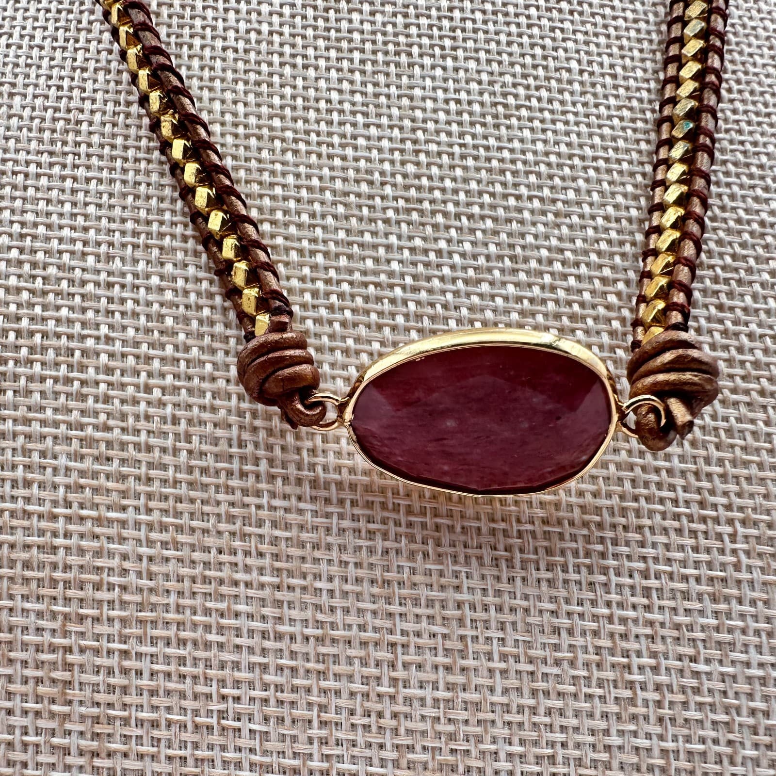 Vintage 90s Gold Tone Pink Jasper Leather Wrap Necklace Women's Fashion Jewelry - Thumbnail 3