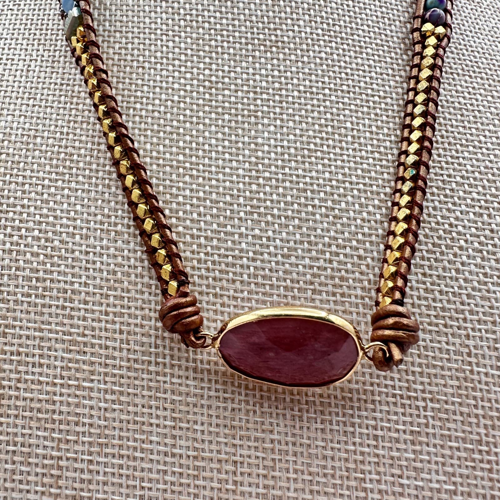 Vintage 90s Gold Tone Pink Jasper Leather Wrap Necklace Women's Fashion Jewelry - Thumbnail 10