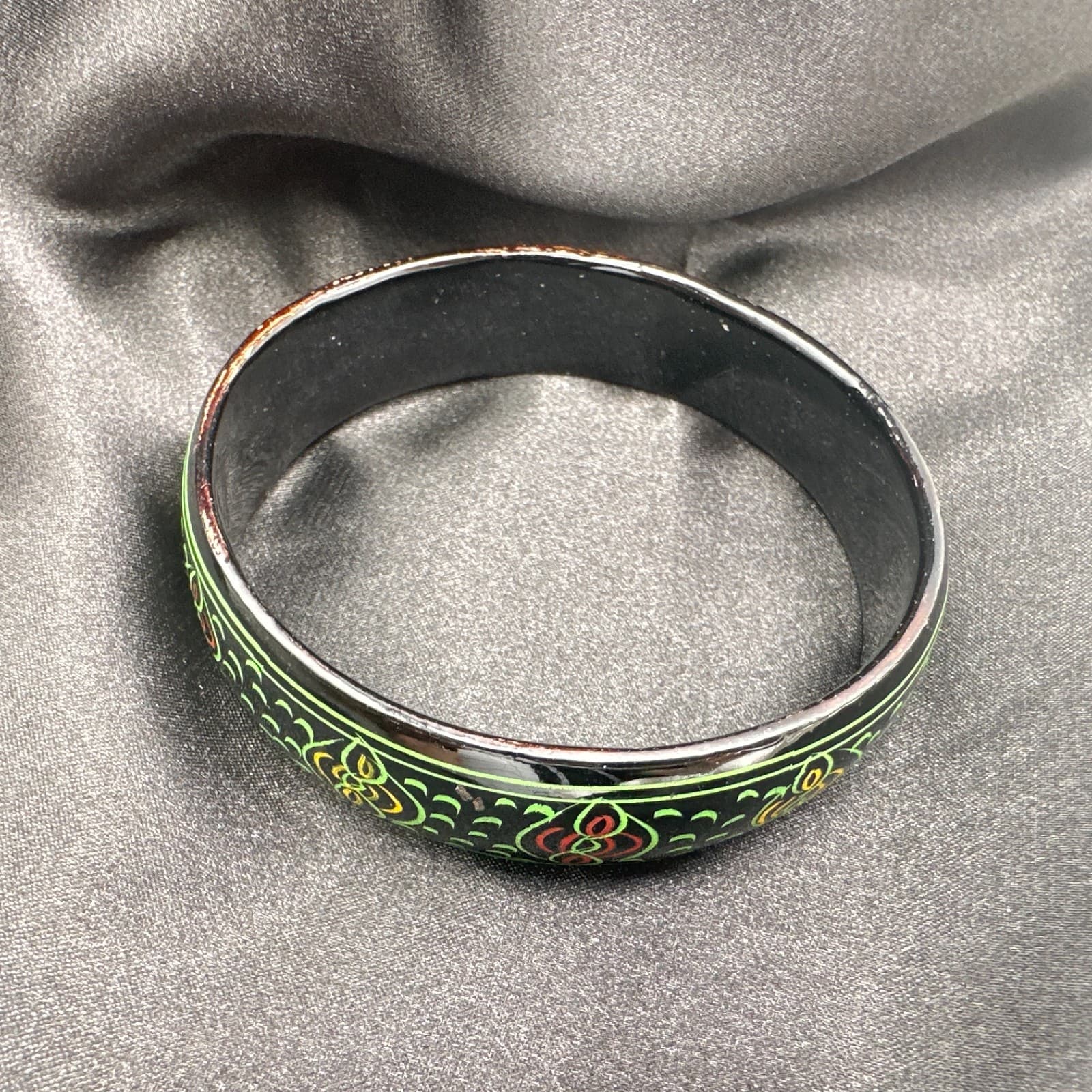 Vintage 80s Hand Painted Lacquer Wood Bangle Intricate Floral Ethnic Jewelry - Thumbnail 7