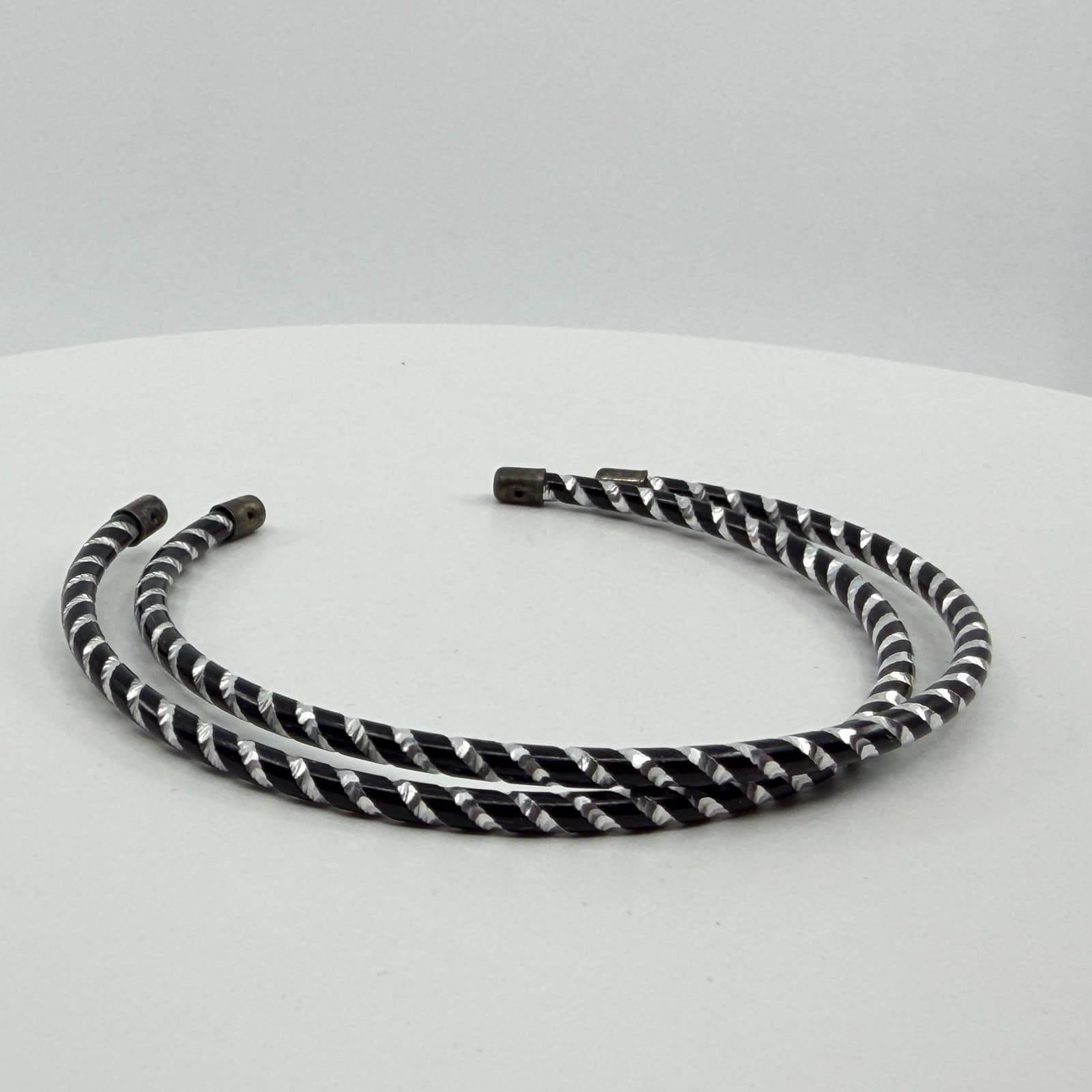 Set of 2 Thin Stackable Black and Silver Tone Bangle Bracelets Geometric Boho - Thumbnail 7