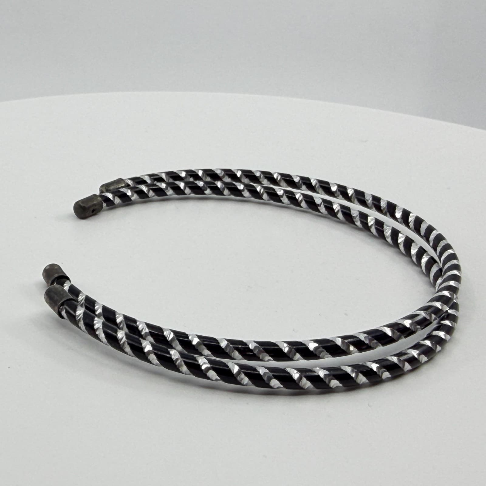 Set of 2 Thin Stackable Black and Silver Tone Bangle Bracelets Geometric Boho - Thumbnail 5
