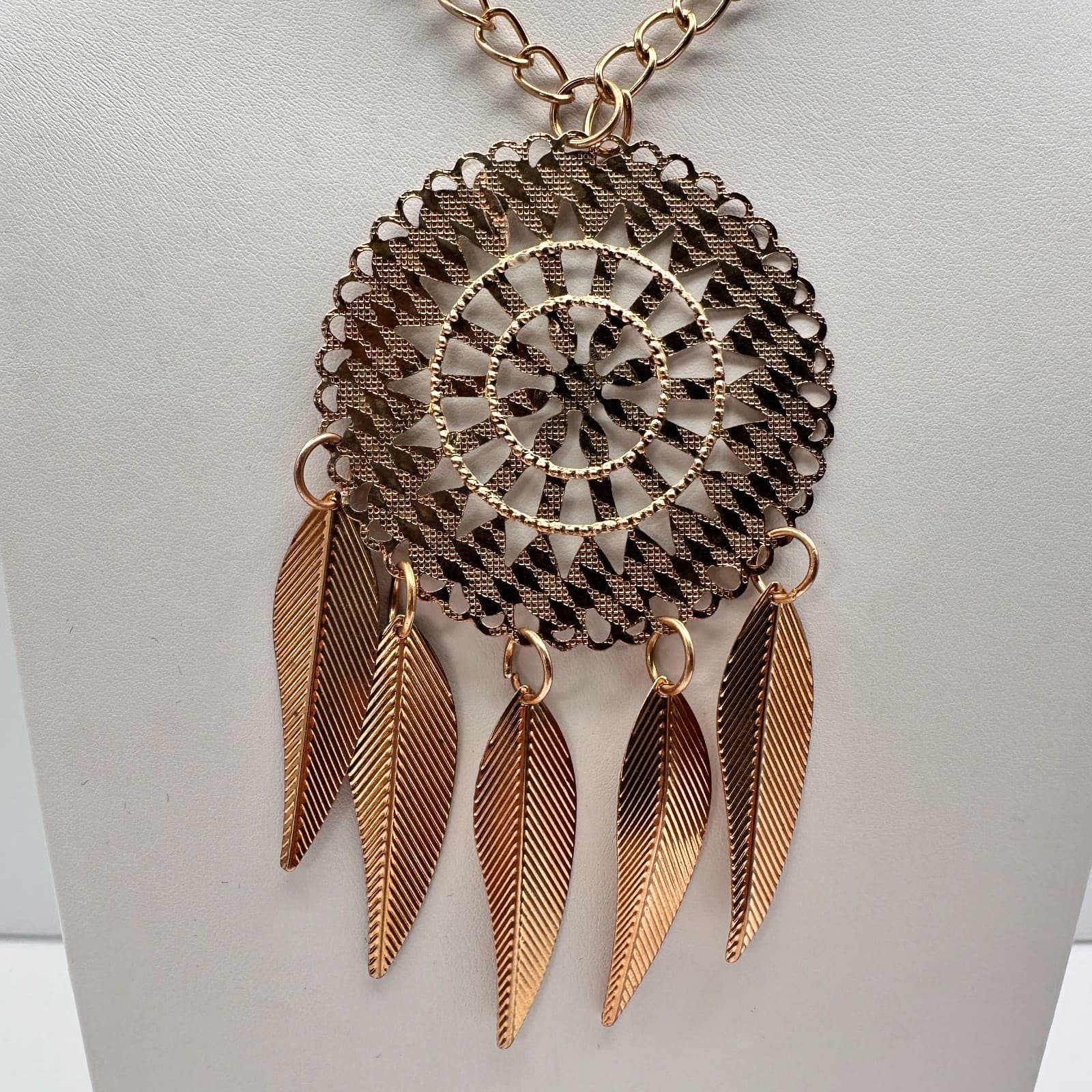 Vintage 90s Dreamcatcher Feather Pendant Necklace Gold Tone Boho Fashion Jewelry