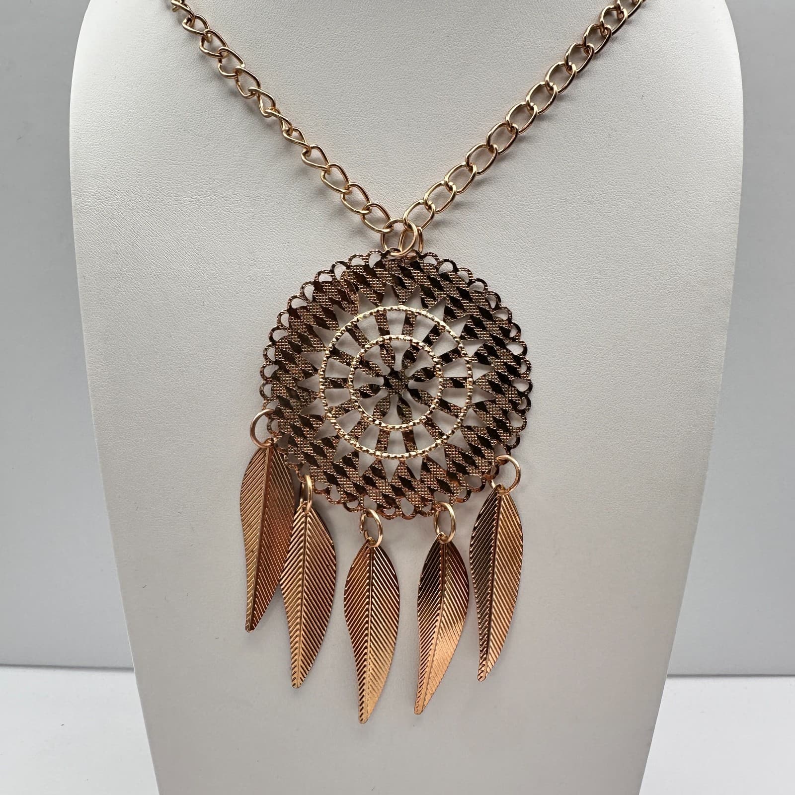 Vintage 90s Dreamcatcher Feather Pendant Necklace Gold Tone Boho Fashion Jewelry - Thumbnail 2