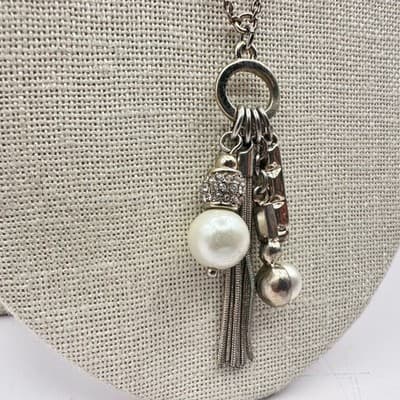 Vintage Y2K Silver Tone Tassel Faux Pearl Rhinestone Pendent Necklace Jewelry - Thumbnail 4