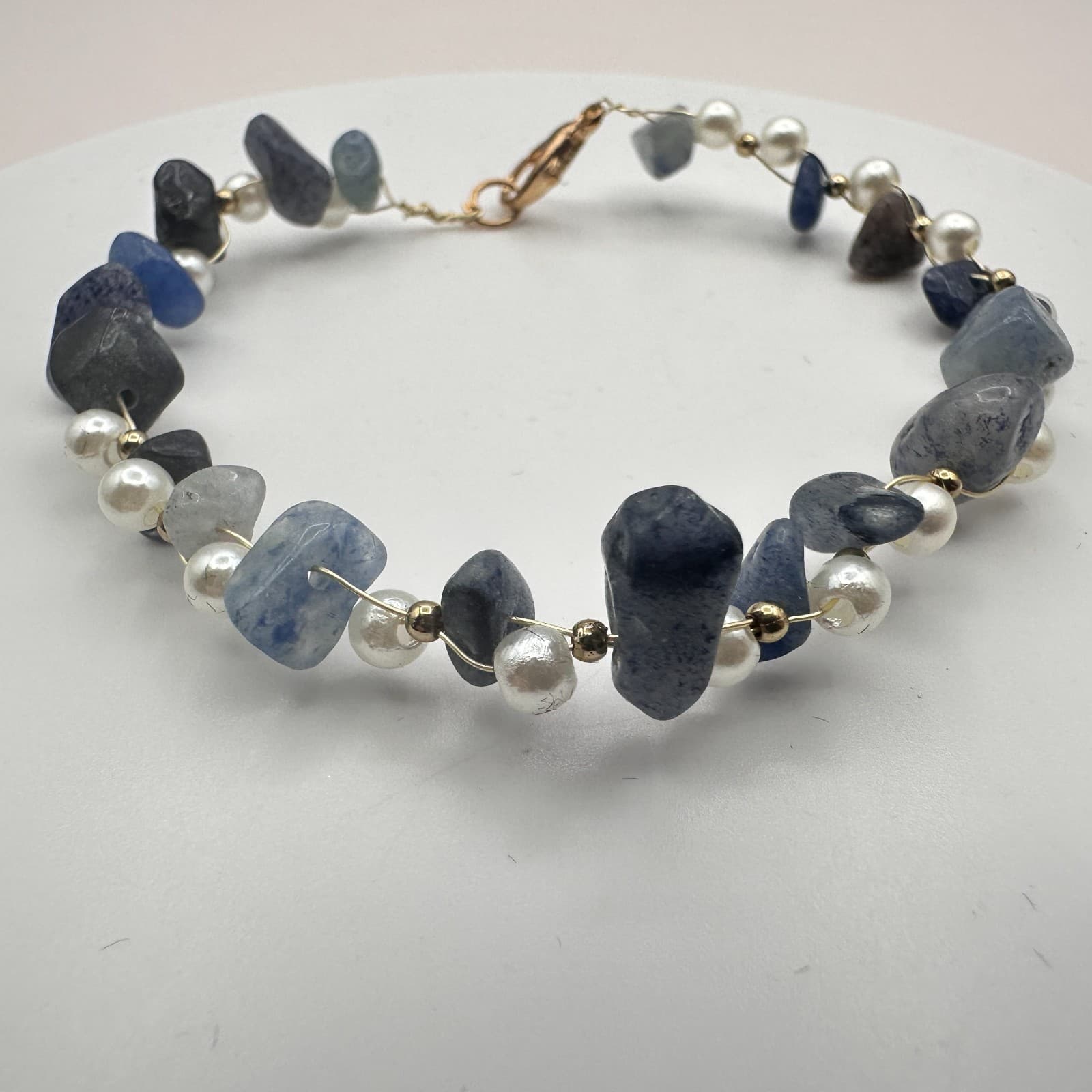 Vintage 90s Blue Sodalite Chip Faux Pearl Beaded Bracelet Statement Jewelry - Thumbnail 2