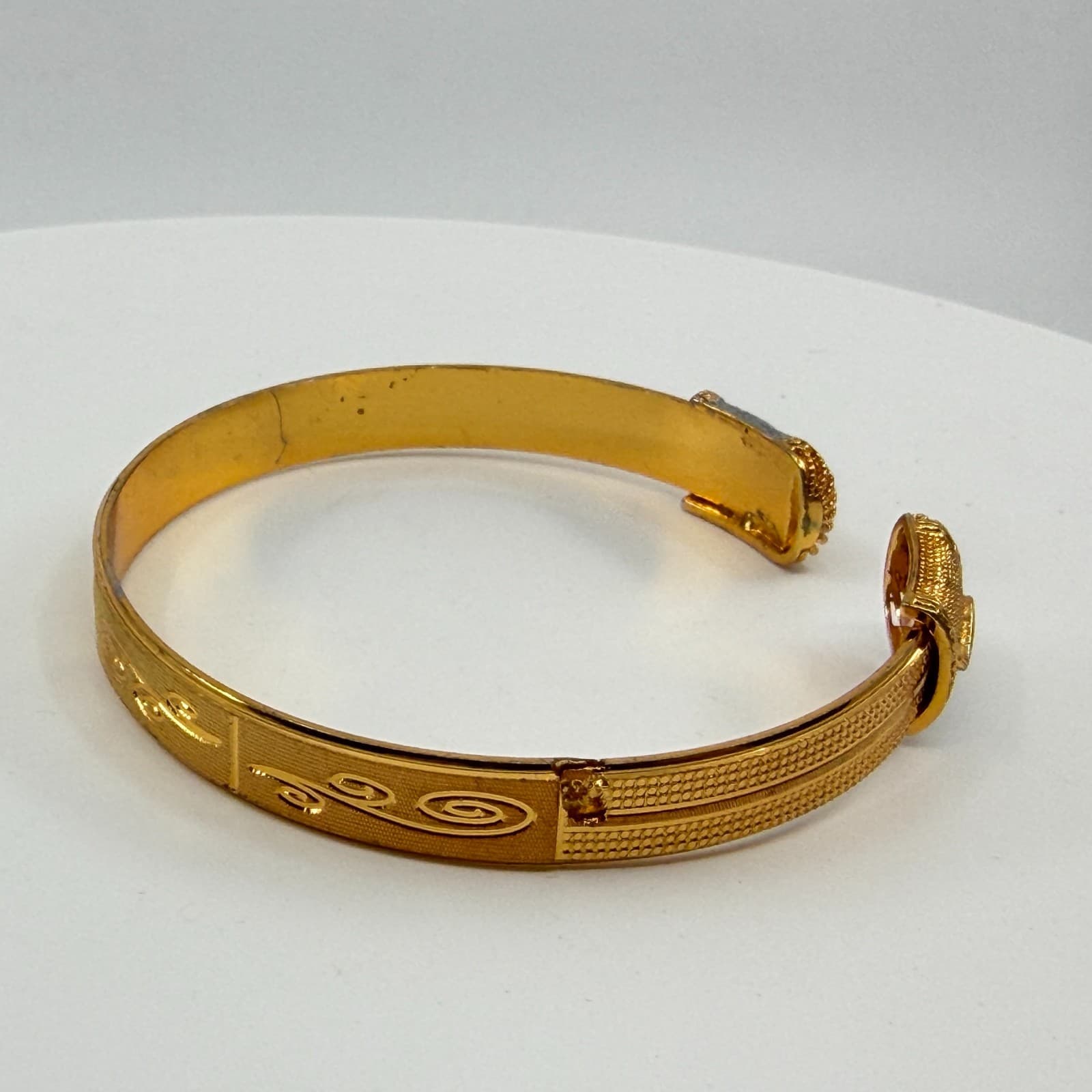 Elegant Gold Tone Cuff Bracelet Textured Band with Two-Tone Accent Open Design - Thumbnail 5