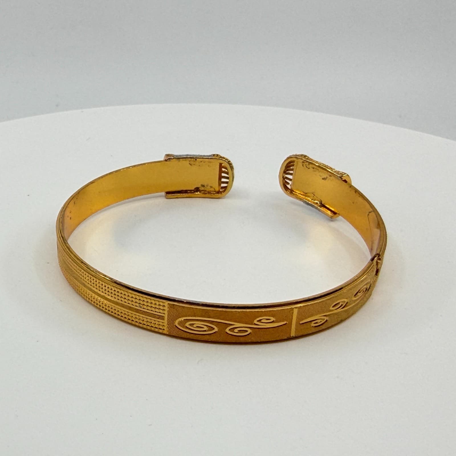 Elegant Gold Tone Cuff Bracelet Textured Band with Two-Tone Accent Open Design - Thumbnail 6