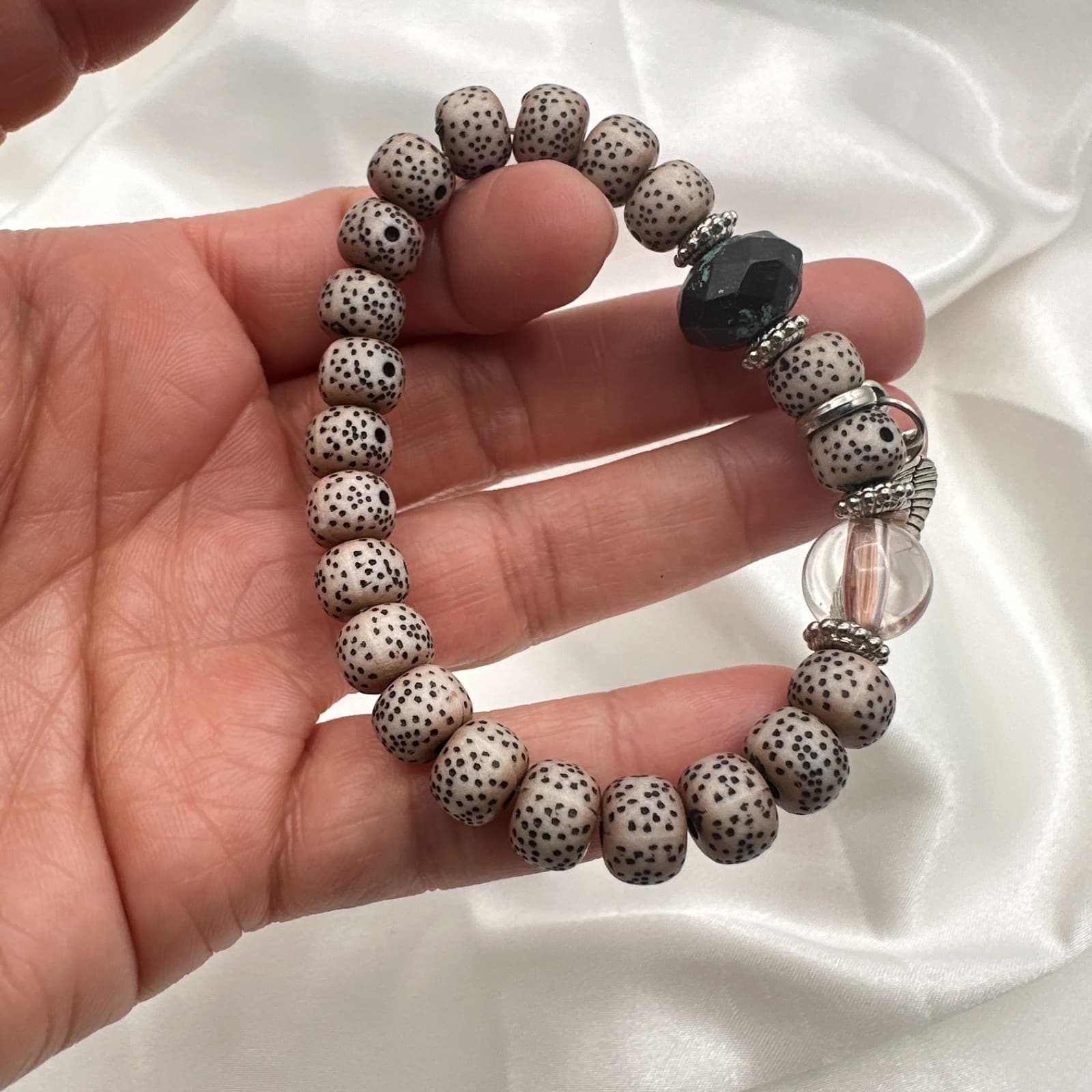 Vintage 80s Spotted Seed Bodhi Bead Bracelet Silver Tone Wing Charm Zen Jewelry - Thumbnail 2