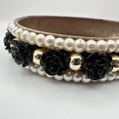 Vintage 90s Faux Pearl Black Rose Bangle Gold Tone Bracelet Fashion Jewelry - Thumbnail 6