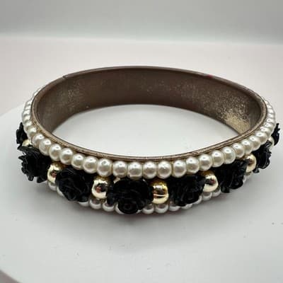 Vintage 90s Faux Pearl Black Rose Bangle Gold Tone Bracelet Fashion Jewelry - Thumbnail 5