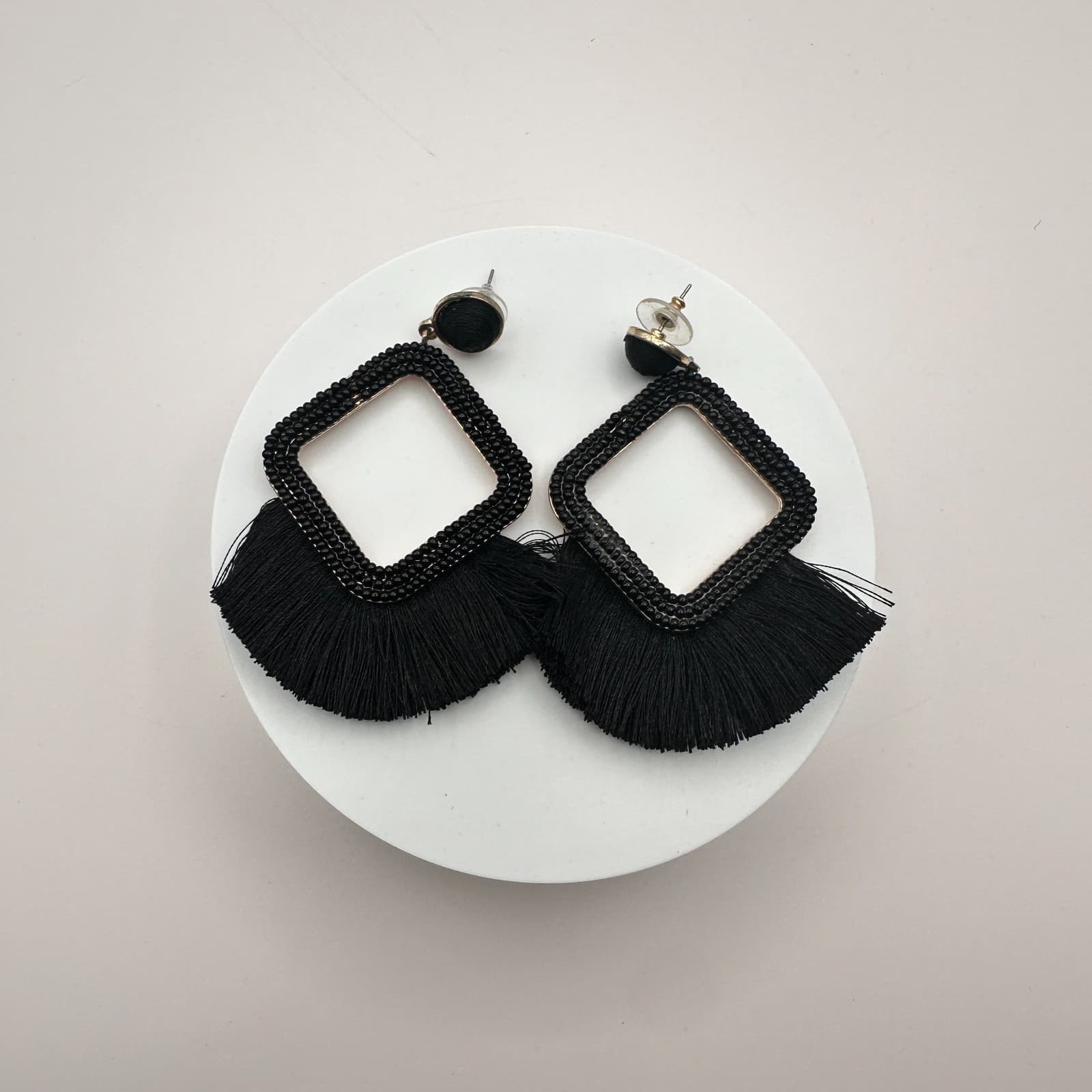 Vintage 90s Black Tassel Beaded Square Drop Earrings Gold Tone Fashion Jewelry - Thumbnail 5