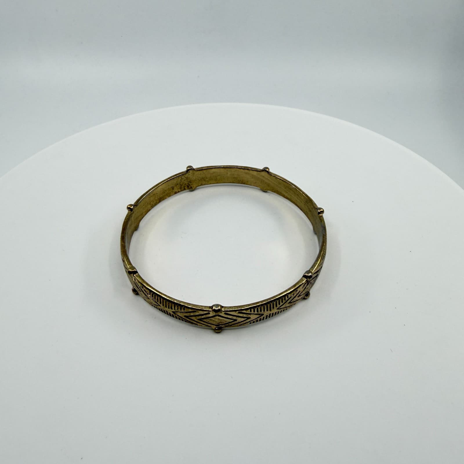 Etched Gold Tone Bangle Bracelet Geometric Pattern Boho Stackable Accessory - Thumbnail 6
