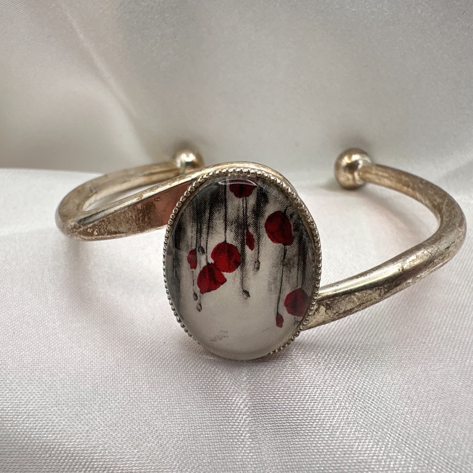 Vibrant 80s Red Poppy Flower Bangle Silver Tone Cabochon Cuff Bracelet Jewelry - Thumbnail 6