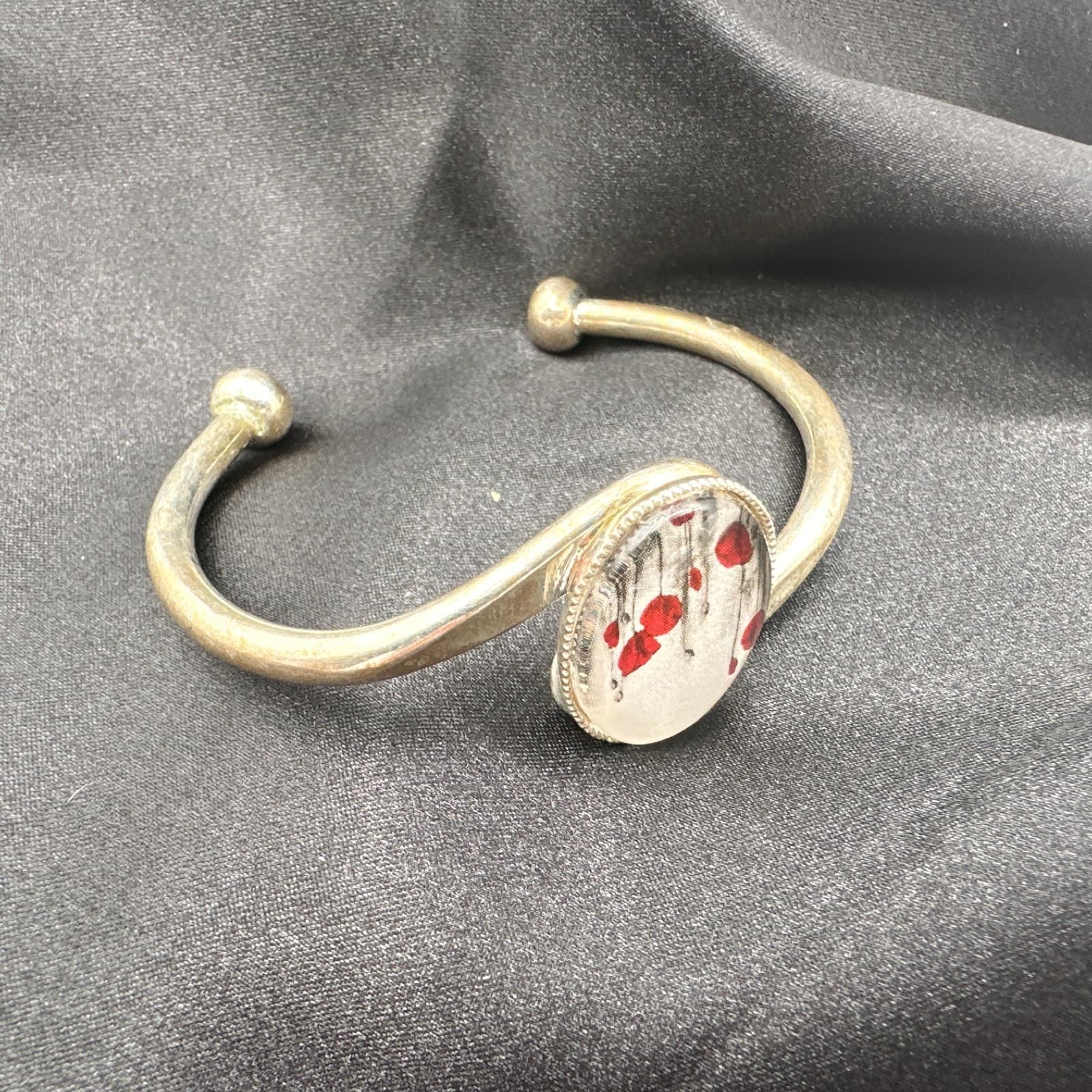 Vibrant 80s Red Poppy Flower Bangle Silver Tone Cabochon Cuff Bracelet Jewelry - Thumbnail 2