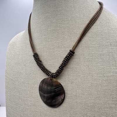Vintage 90s Mother of Pearl Shell Pendant Cord Necklace Women's Fashion Jewelry - Thumbnail 6