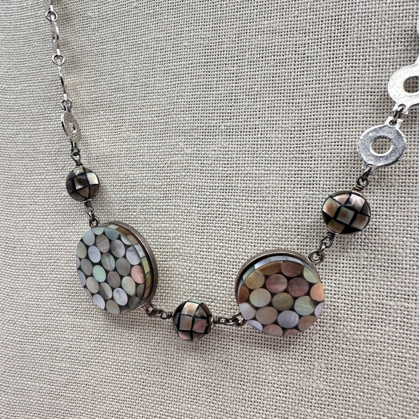 Vintage 80s Mother Pearl Hematite Mosaic Open Circle Link Necklace Retro Jewelry - Thumbnail 6