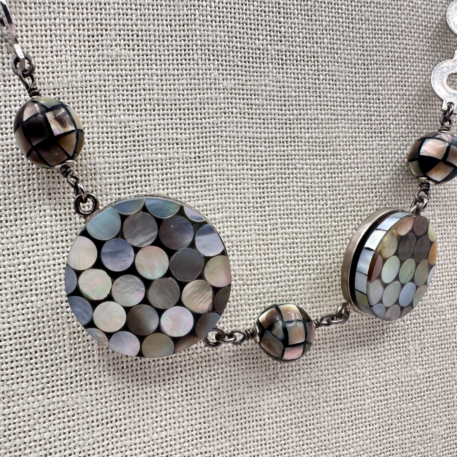 Vintage 80s Mother Pearl Hematite Mosaic Open Circle Link Necklace Retro Jewelry - Thumbnail 8