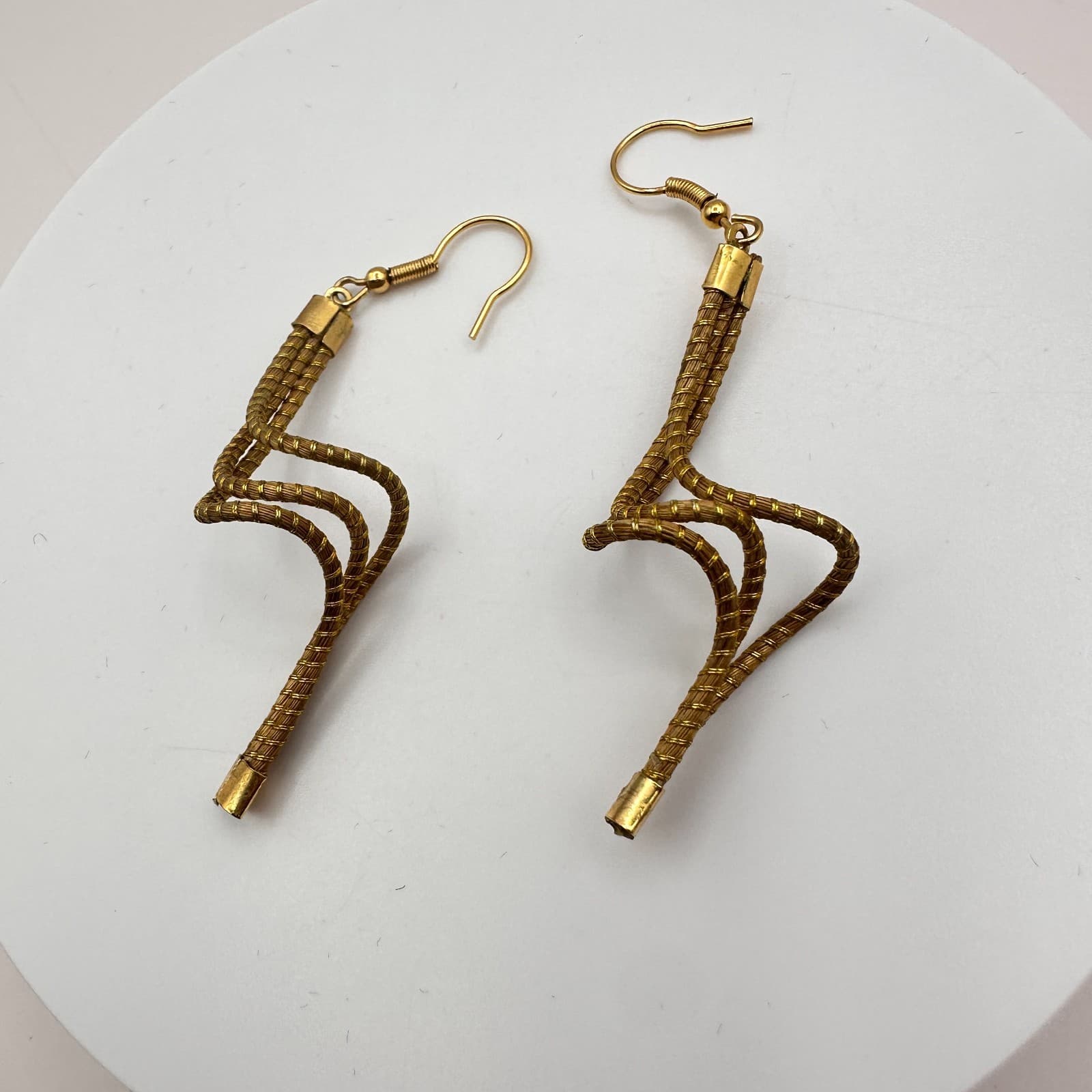 Vintage 90s Gold Tone Twisted Wire Mesh Dangle Earrings Minimalist Boho Jewelry - Thumbnail 7