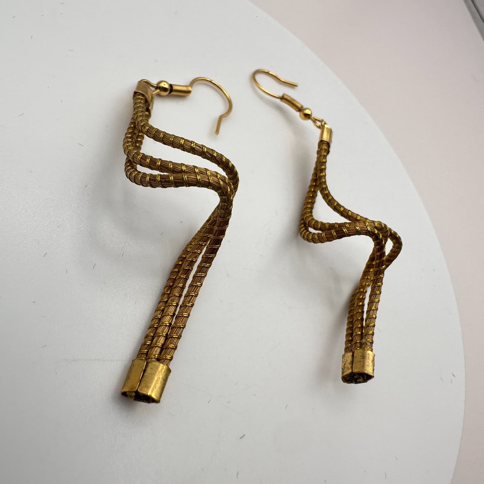 Vintage 90s Gold Tone Twisted Wire Mesh Dangle Earrings Minimalist Boho Jewelry - Thumbnail 9