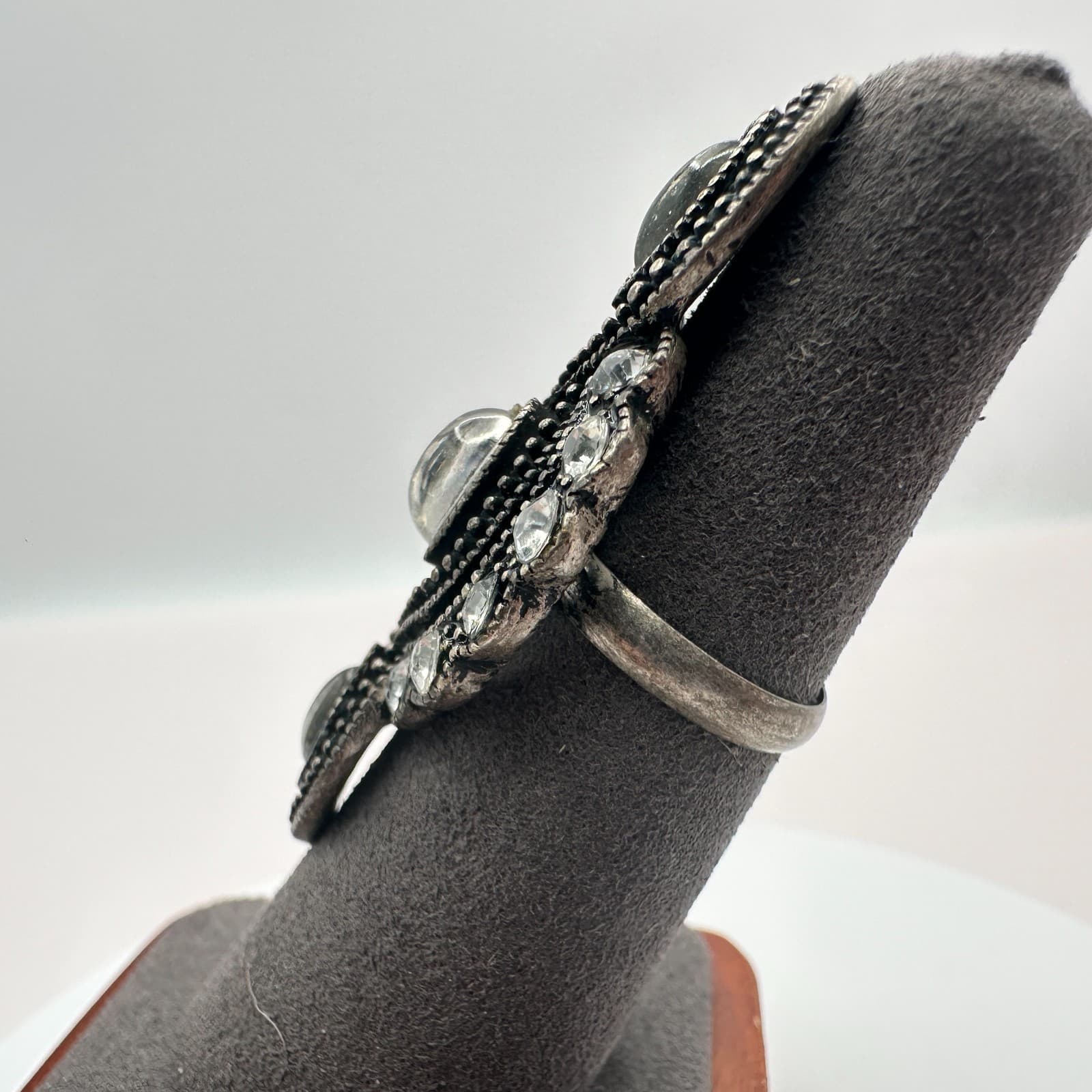Vintage 80s Statement Ring Clear Rhinestone Gunmetal Oval Filigree Band Jewelry - Thumbnail 4