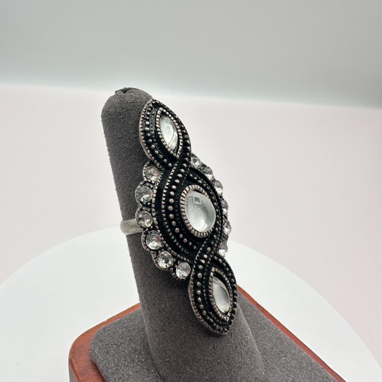 Vintage 80s Statement Ring Clear Rhinestone Gunmetal Oval Filigree Band Jewelry - Thumbnail 6