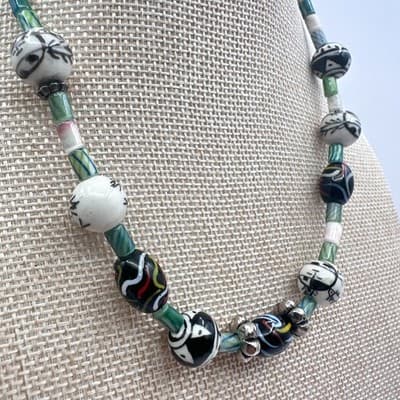 Vintage Y2K Silver Tone Beaded Necklace Boho Women's Classic Fashion Jewelry - Thumbnail 4
