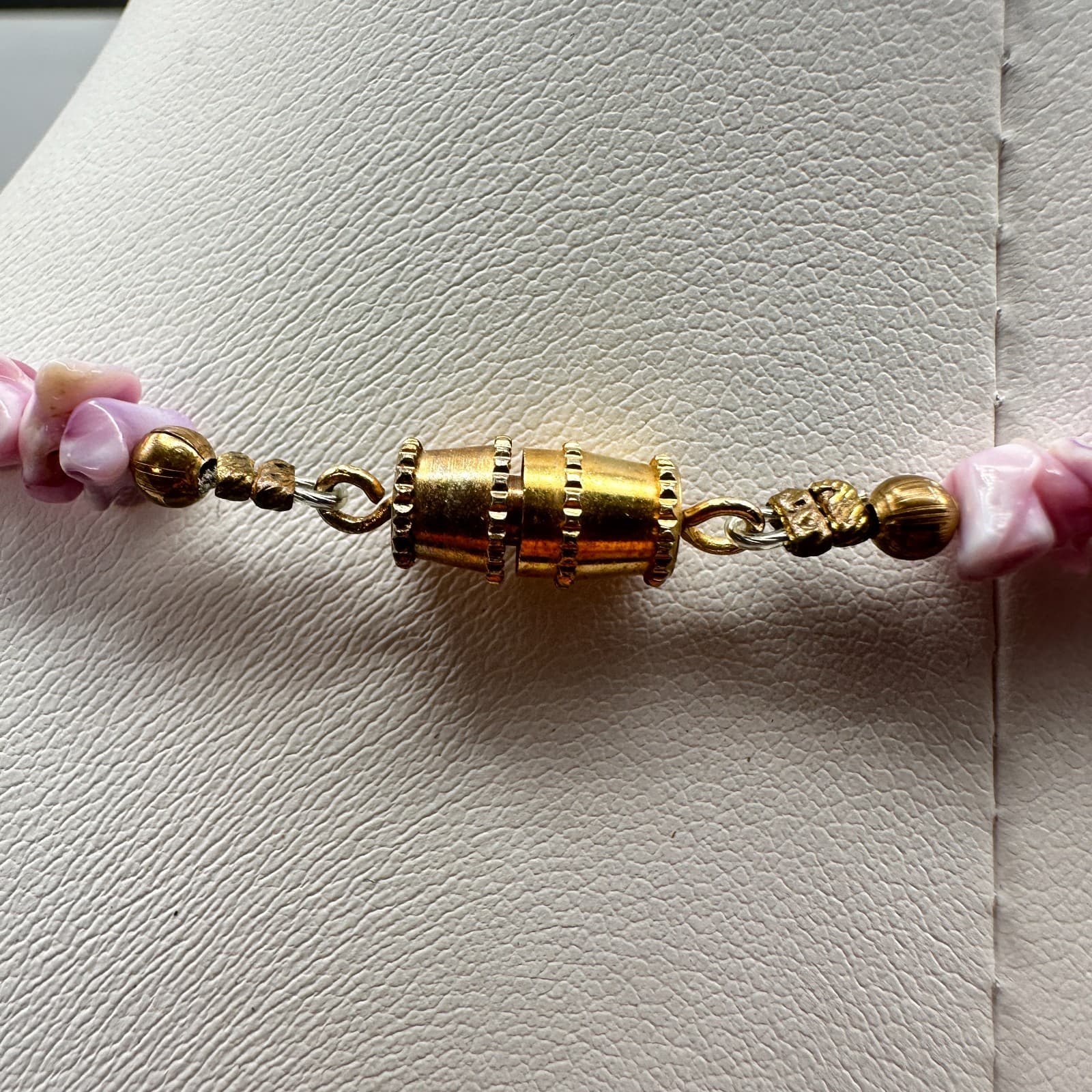 Vintage 90s Shell Chip Gold Tone Necklace Retro Women's Classic Fashion Jewelry - Thumbnail 8