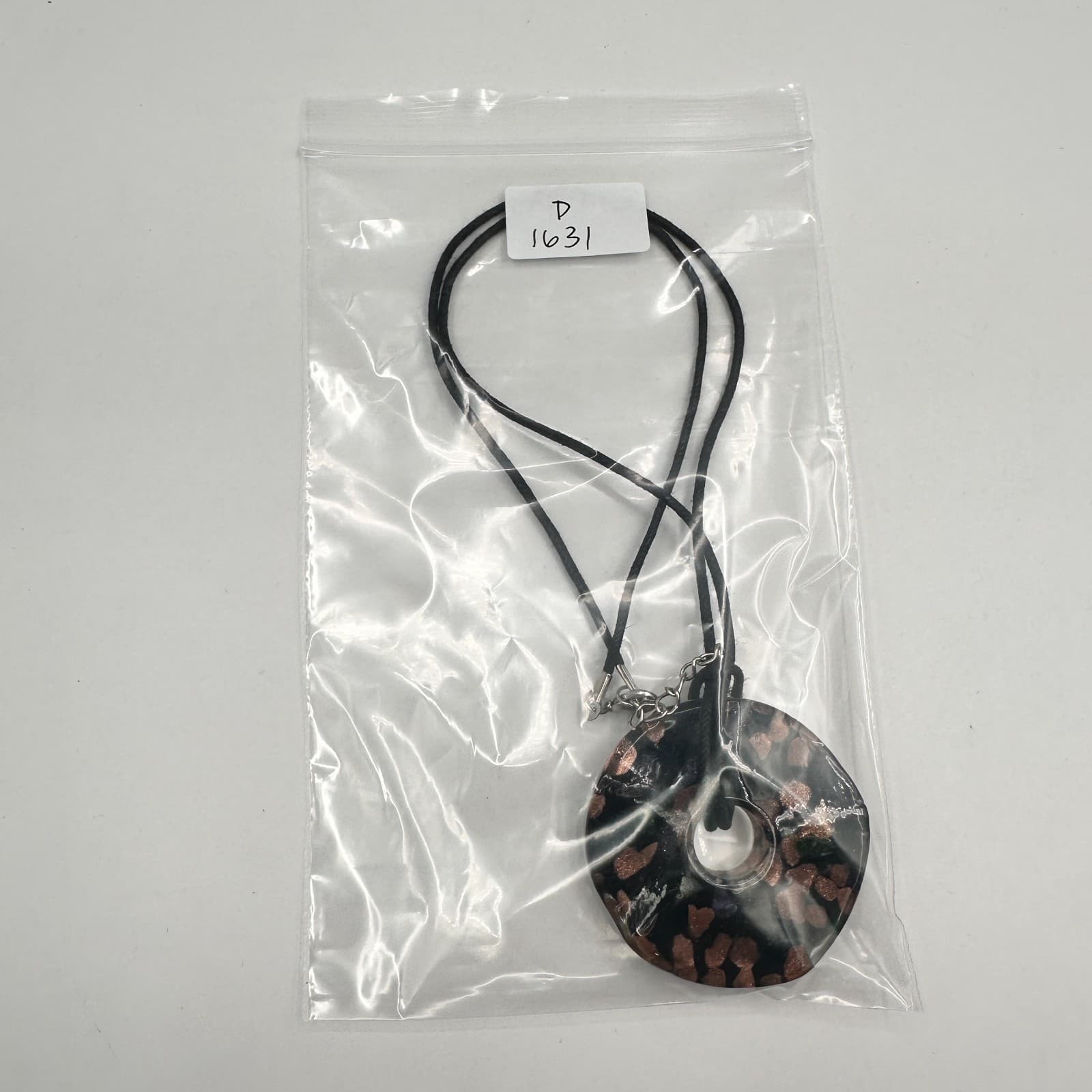 Vintage 90s Black Cord Doughnut Pendant Necklace Women's Classic Fashion Jewelry - Thumbnail 7