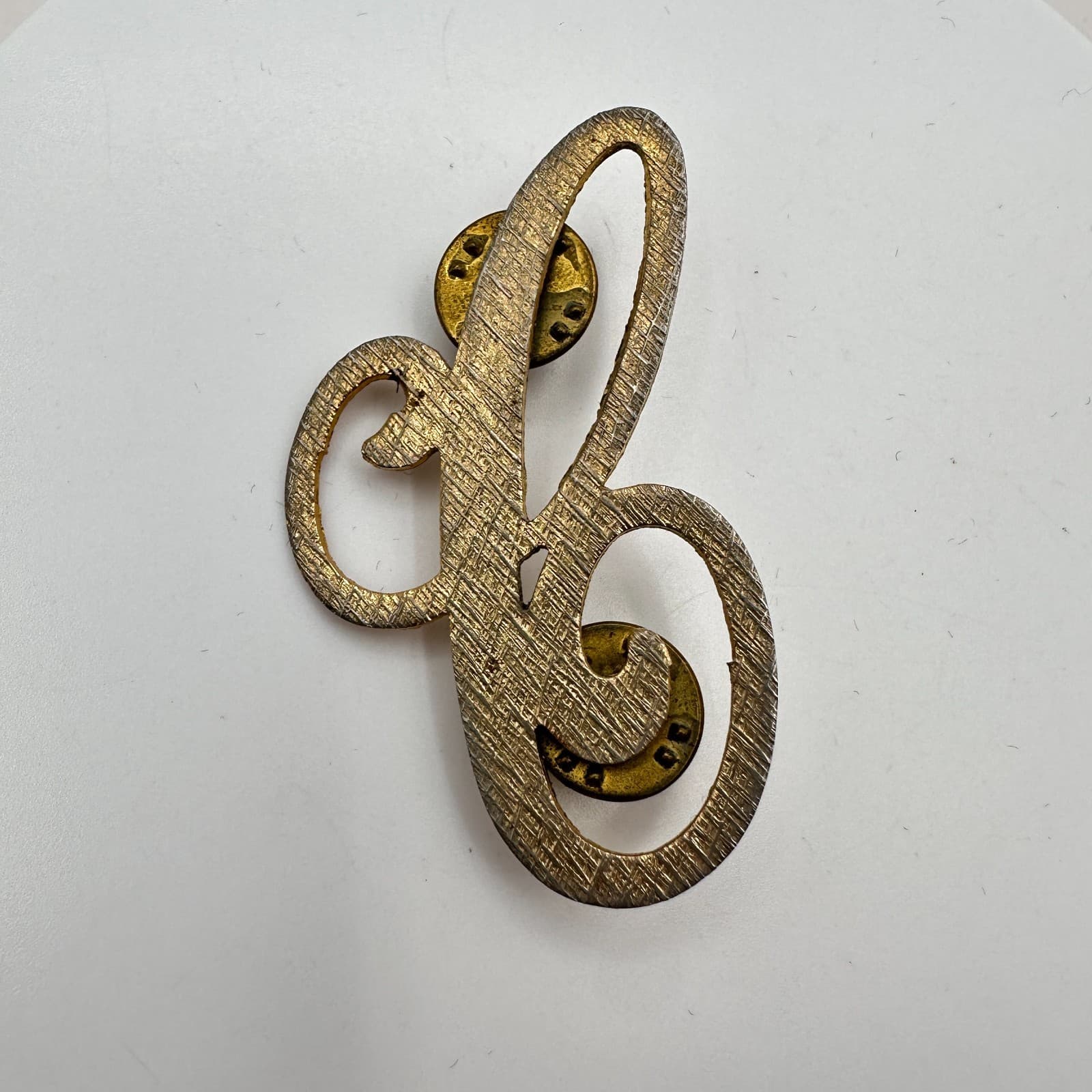 VTG Y2K B Initial Gold Tone Textured Lapel Pin Unisex Classic Fashion Jewelry - Thumbnail 4