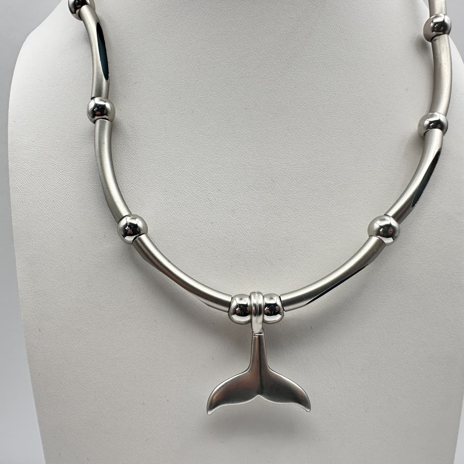 Vintage 90s Silver Tone Whale Tail Pendant Necklace Women's Classic Jewelry Boho - Thumbnail 6